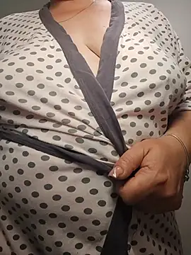 EllaLove2277's Live XXX Chat