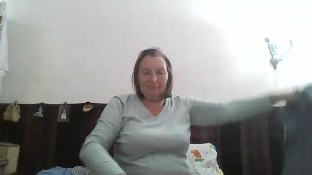 AnnaLive570's Webcam Show