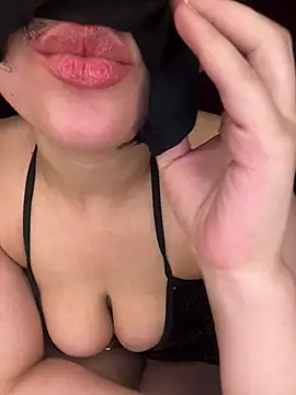 RooVaaN-Xx Live XXX-Chat