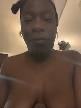 littyleesh1 Show in webcam