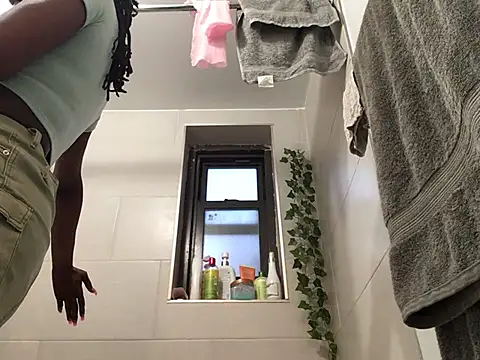 littyleesh1's Webcam Show