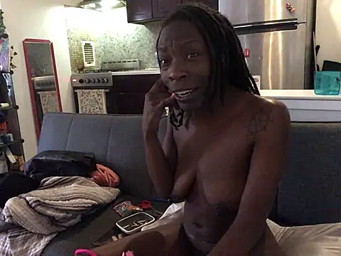 littyleesh1 Show in webcam