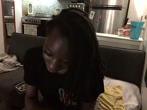 littyleesh1 XXX чат на живо