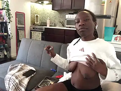 littyleesh1's Webcam Show