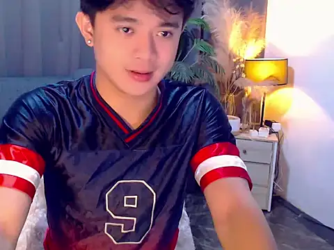 NautyBoyBrazeen_143 Pertunjukan Webcam