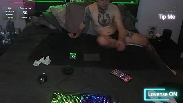 Flycouple25's Webcam Show