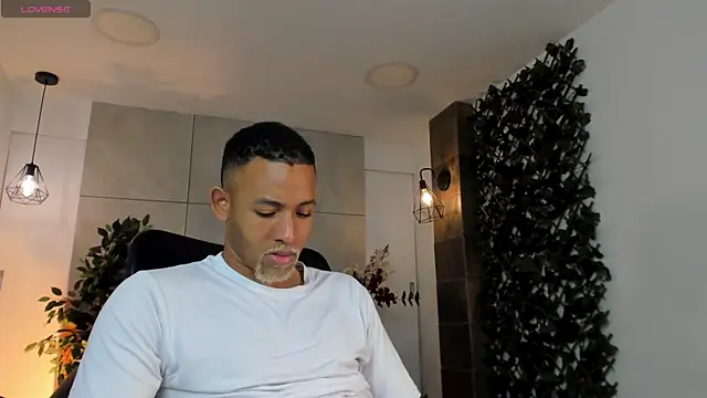 B_Wild webcam show