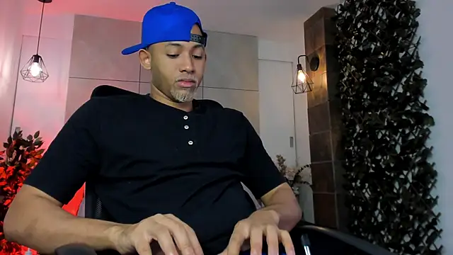 B_Wild webkamerás műsora