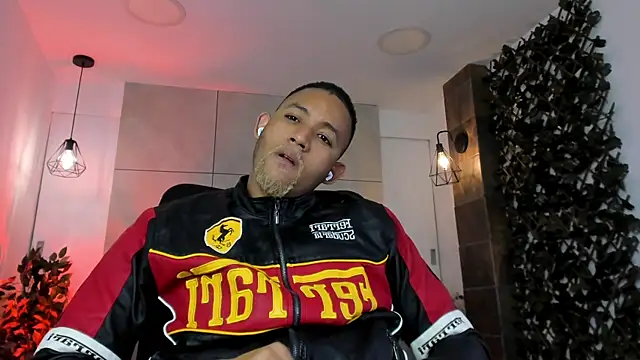 B_Wild Webcam show