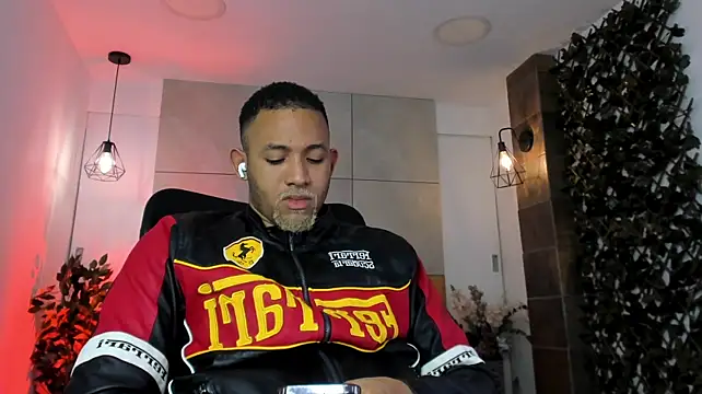 B_Wild Webcam show