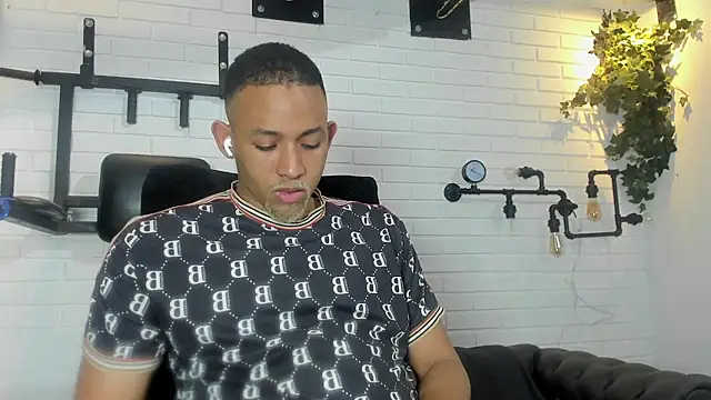B_Wild webcam show