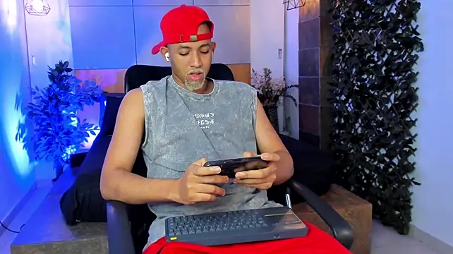 B_Wild Adlı Modelin Web Kamerası Şovu