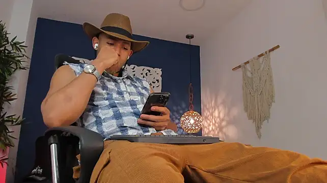 B_Wild webcam show