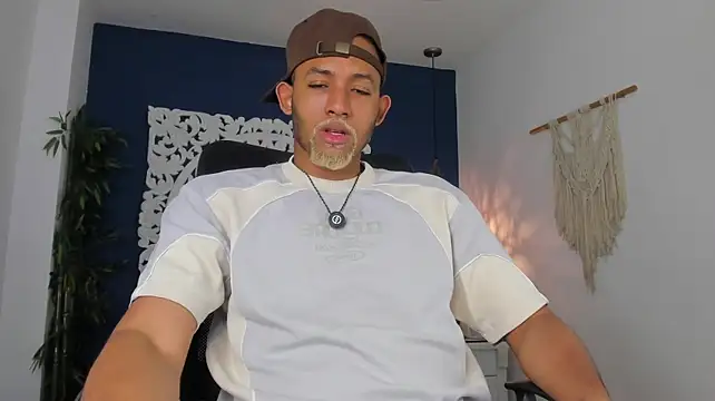 B_Wild Show in webcam