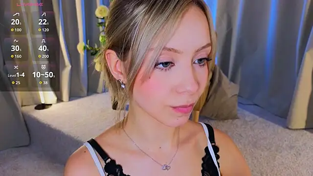 LumMina's Live XXX Chat