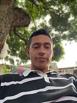 Boy_hot- Pertunjukan Webcam
