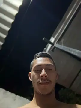 Boy_hot-: διαδικτυακό σό ου στην κάμερα