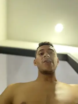 Boy_hot-n Webbikameraesitys