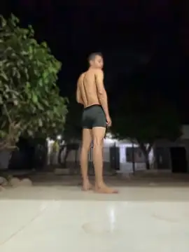 Boy_hot-n Webbikameraesitys