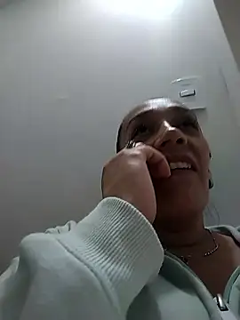Chatroom XXX en direct de Shantey_Laurent