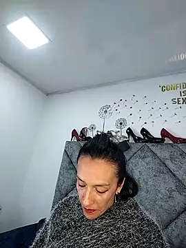 Chat +18 de Shantey_Laurent ao vivo