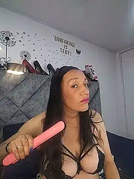 Shantey_Laurent – Live XXX-chat