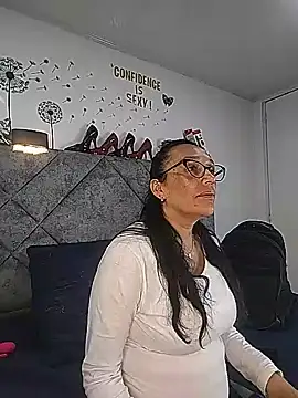 Chatroom XXX en direct de Shantey_Laurent