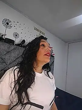 Chat XXX ao vivo de Shantey_Laurent