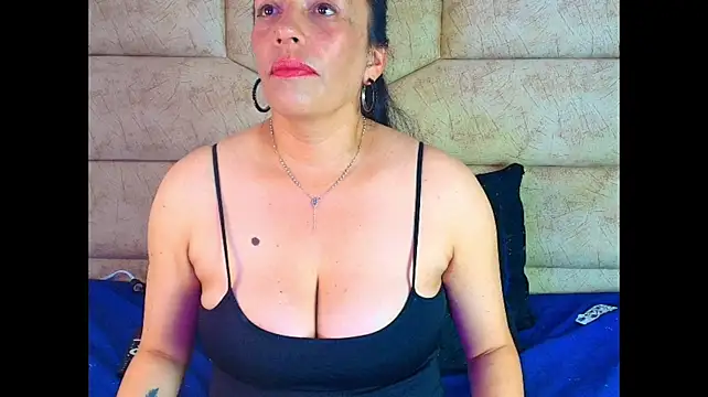 Shantey_Laurent Adlı Modelin Canlı XXX Sohbeti
