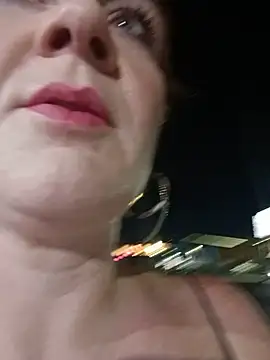 Show Webcam de nakedgarbageperson