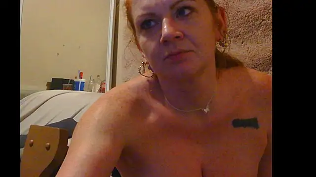 nakedgarbageperson 网络视讯表演