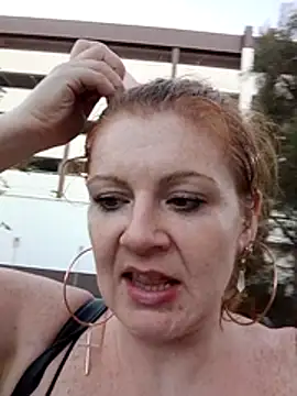 nakedgarbageperson's Live XXX Chat