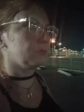nakedgarbageperson's Live XXX Chat