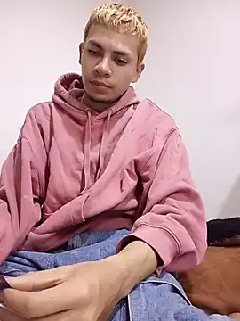 NekoboiPetiole Show in webcam