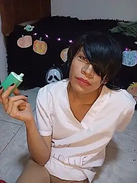Show modela NekoboiPetiole na web-kameri