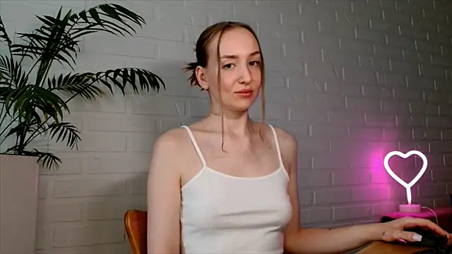 WhitePrincessLuna's Live XXX Chat
