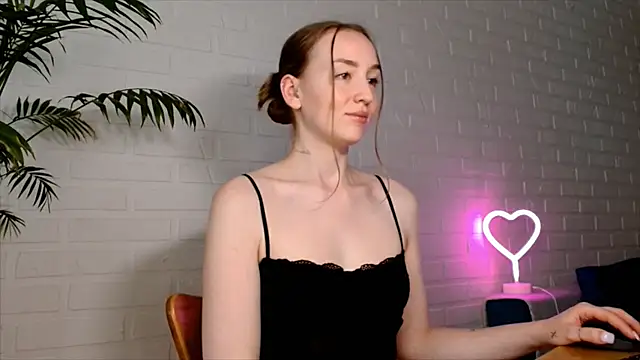 WhitePrincessLuna's Live XXX Chat