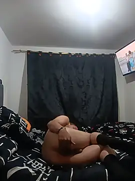 Max_463111 Show in webcam
