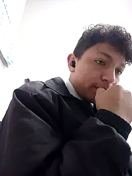 Show modela Max_463111 na web-kameri
