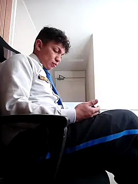 Max_463111 Show in webcam