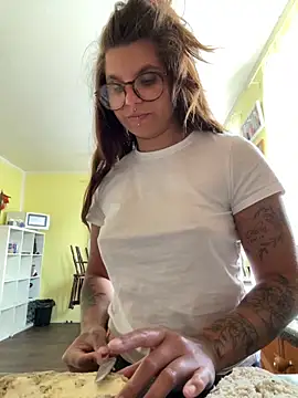 Brutecia2002's Live XXX Chat