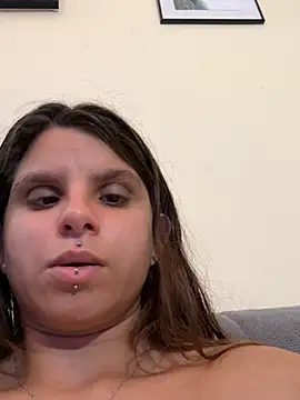 Brutecia2002 Live XXX-Chat