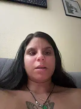Brutecia2002's Live XXX Chat