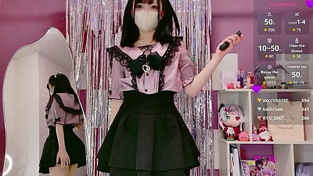 Pokazy przed kamerką – miko_nyan