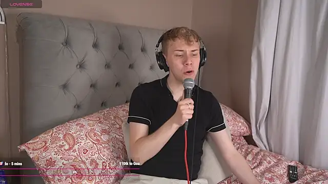 scottishtwink01 Show Webcam