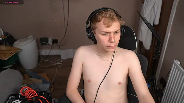 scottishtwink01 Show Webcam