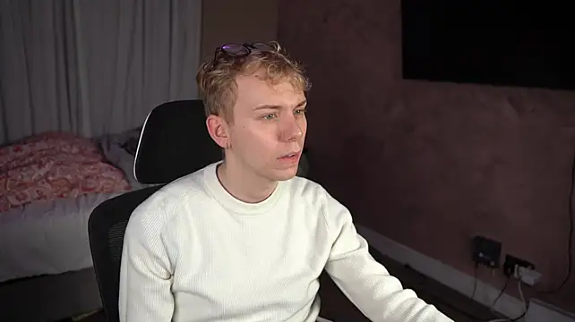 Show modela scottishtwink01 na web-kameri