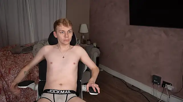 scottishtwink01 Show in webcam