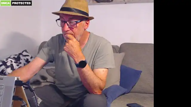 bluedae1 Show in webcam