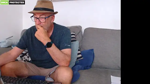 bluedae1 Show in webcam